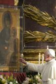 Papa Francesco: Maria è la madre che ci insegna ad essere liberi e a fare scelte buone e definitive